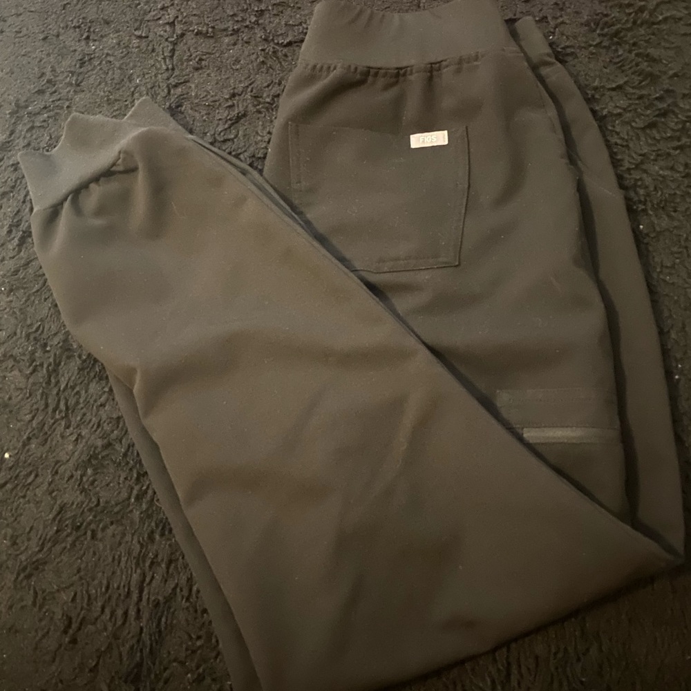 Black Figs Jogger scrub pants